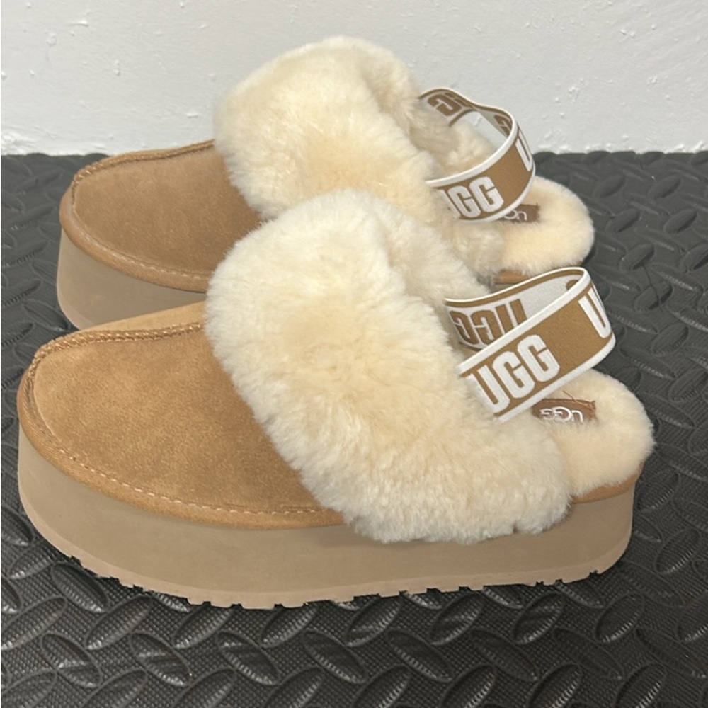UGG Women’s Funkette Slippers